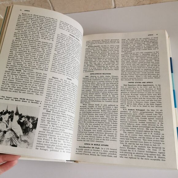 1976 Year Book Encyclopedia Vintage Birthday Gift Annual Recap Grolier Gen X - Picture 4 of 8